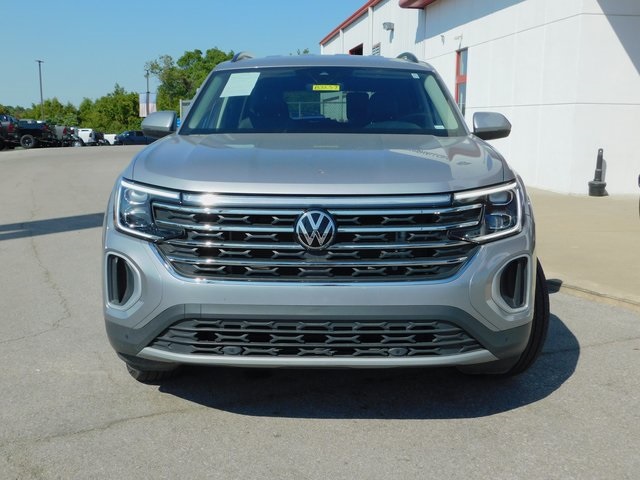 2024 Volkswagen Atlas SE Technology photo 2