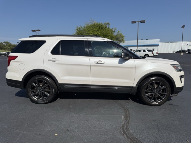 2018 Ford Explorer XLT photo 7