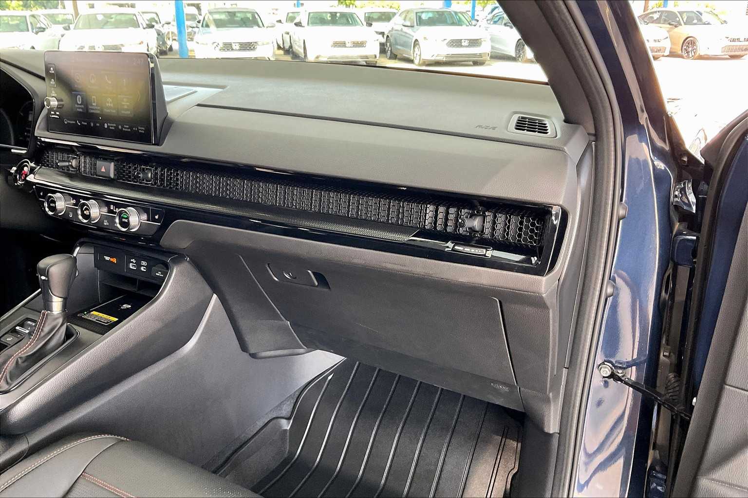 2025 Honda CR-V Hybrid Sport Touring photo 17