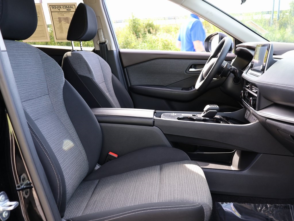 2023 Nissan Rogue SV photo 9