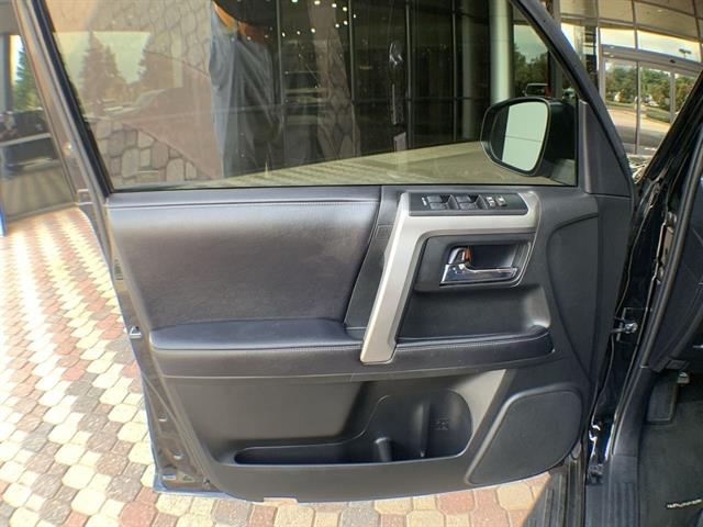2019 Toyota 4Runner SR5 photo 13
