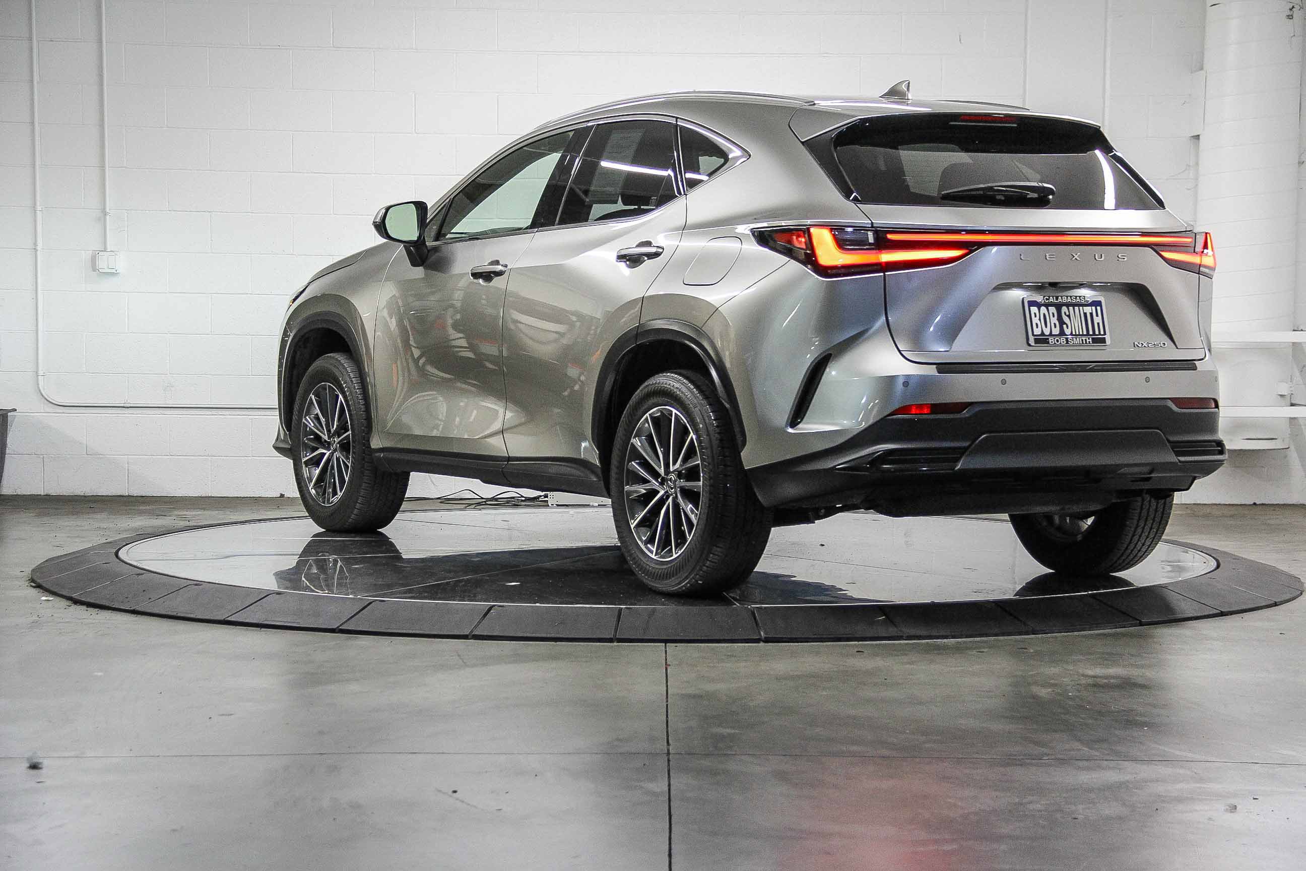 2024 Lexus NX 250 Premium photo 3
