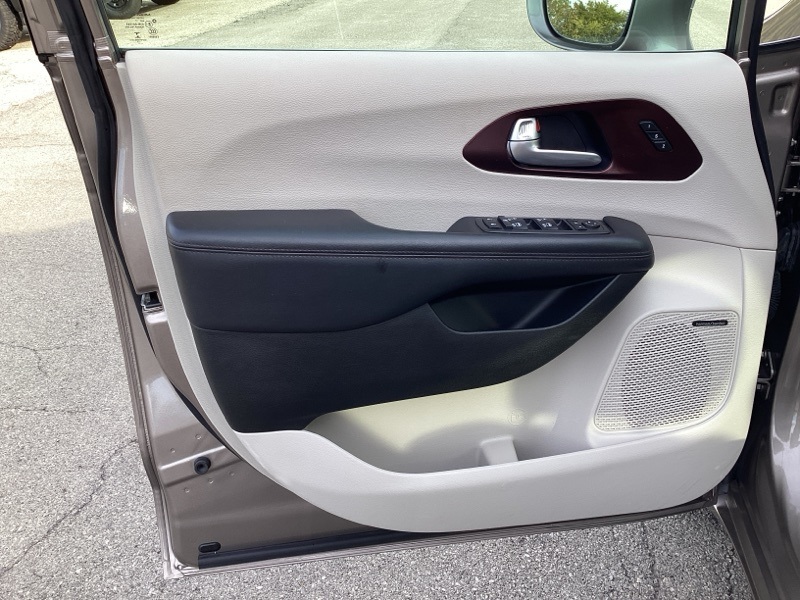 2018 Chrysler Pacifica Limited photo 20