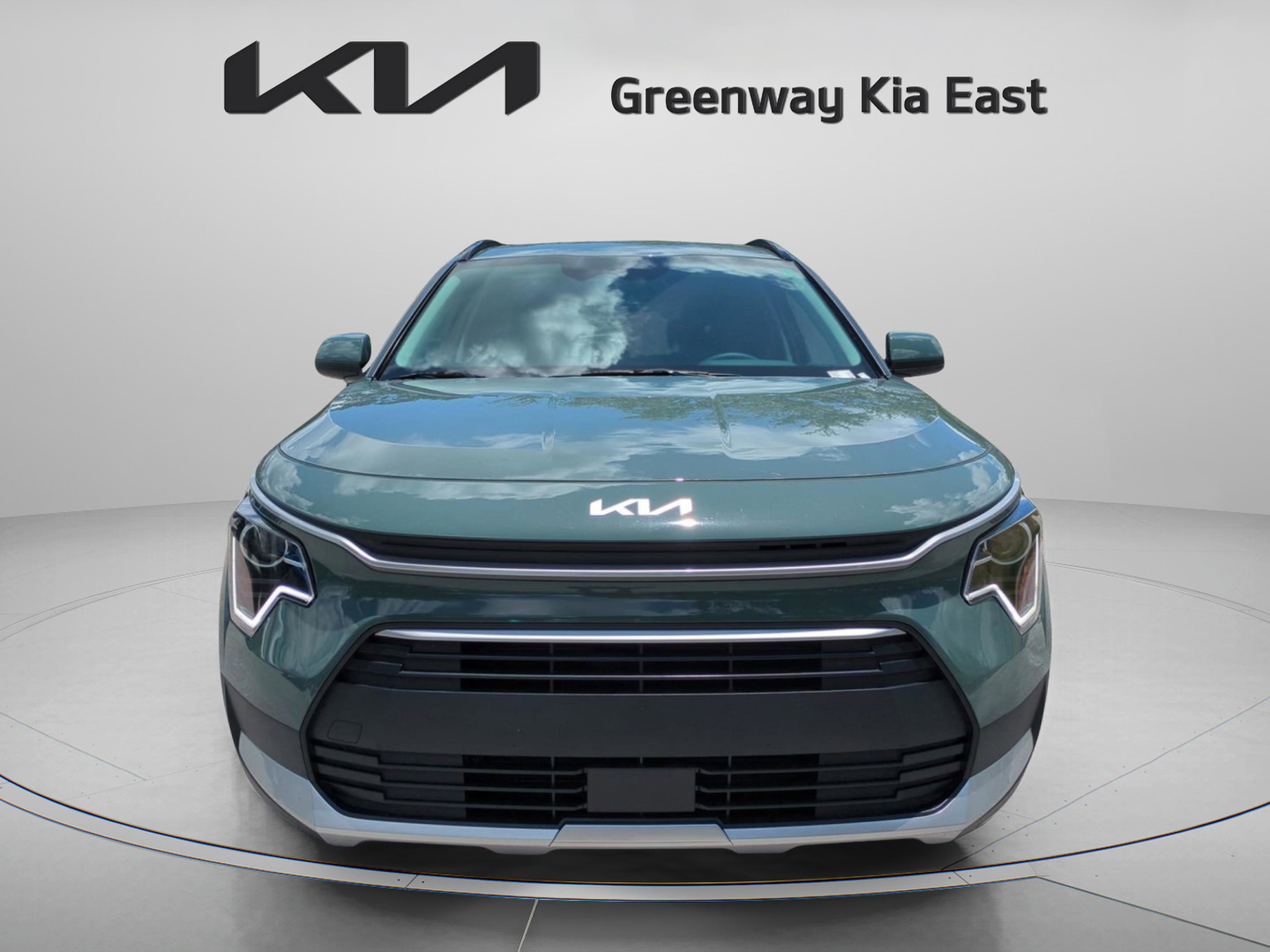 2025 Kia Niro EX photo 2