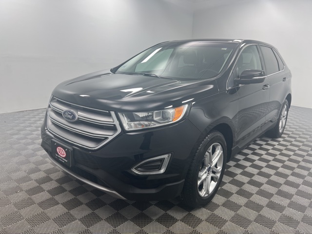 2018 Ford Edge Titanium photo 2