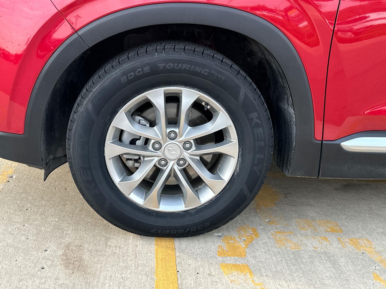 2019 Hyundai Santa Fe SEL photo 6