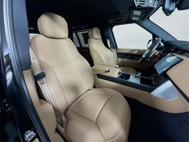 2025 Land Rover Range Rover SE photo 24