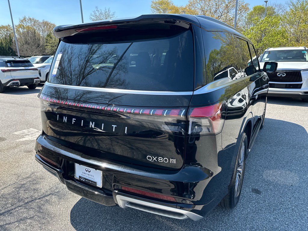 2025 Infiniti QX80 Luxe photo 3