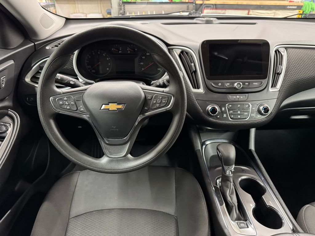 2023 Chevrolet Malibu 1LT photo 14