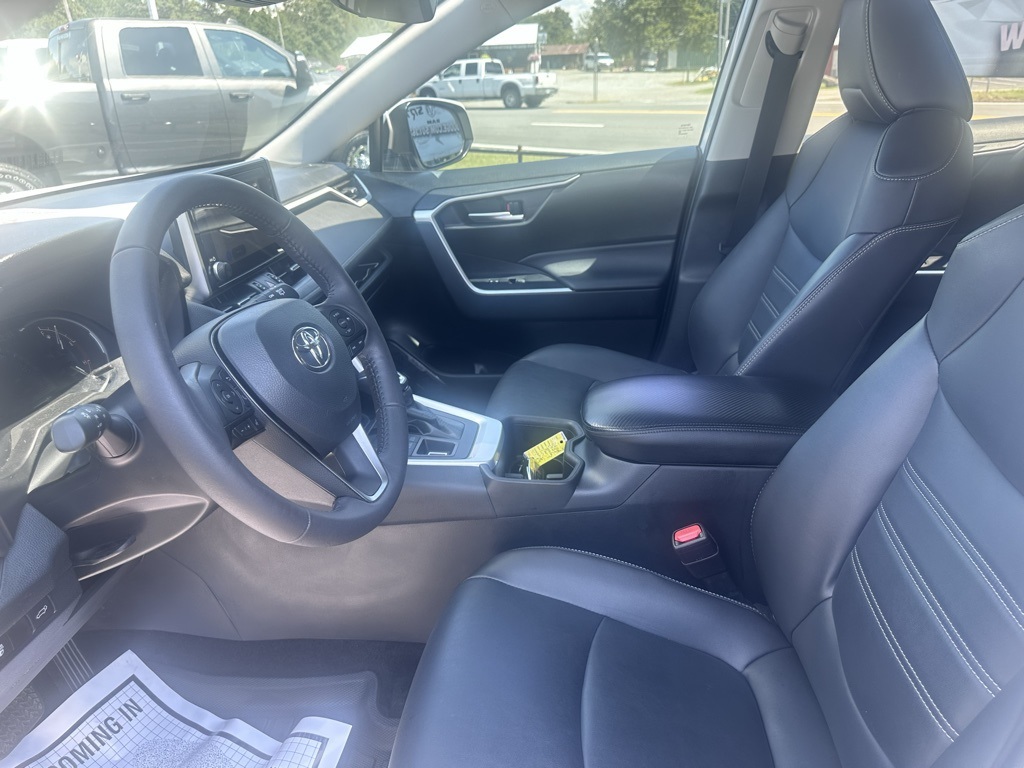 2024 Toyota RAV4 XLE Premium photo 3