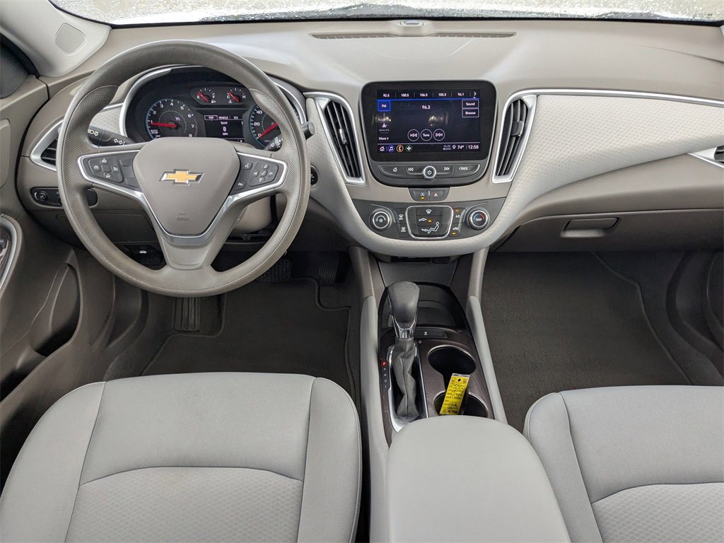 2022 Chevrolet Malibu LS photo 11