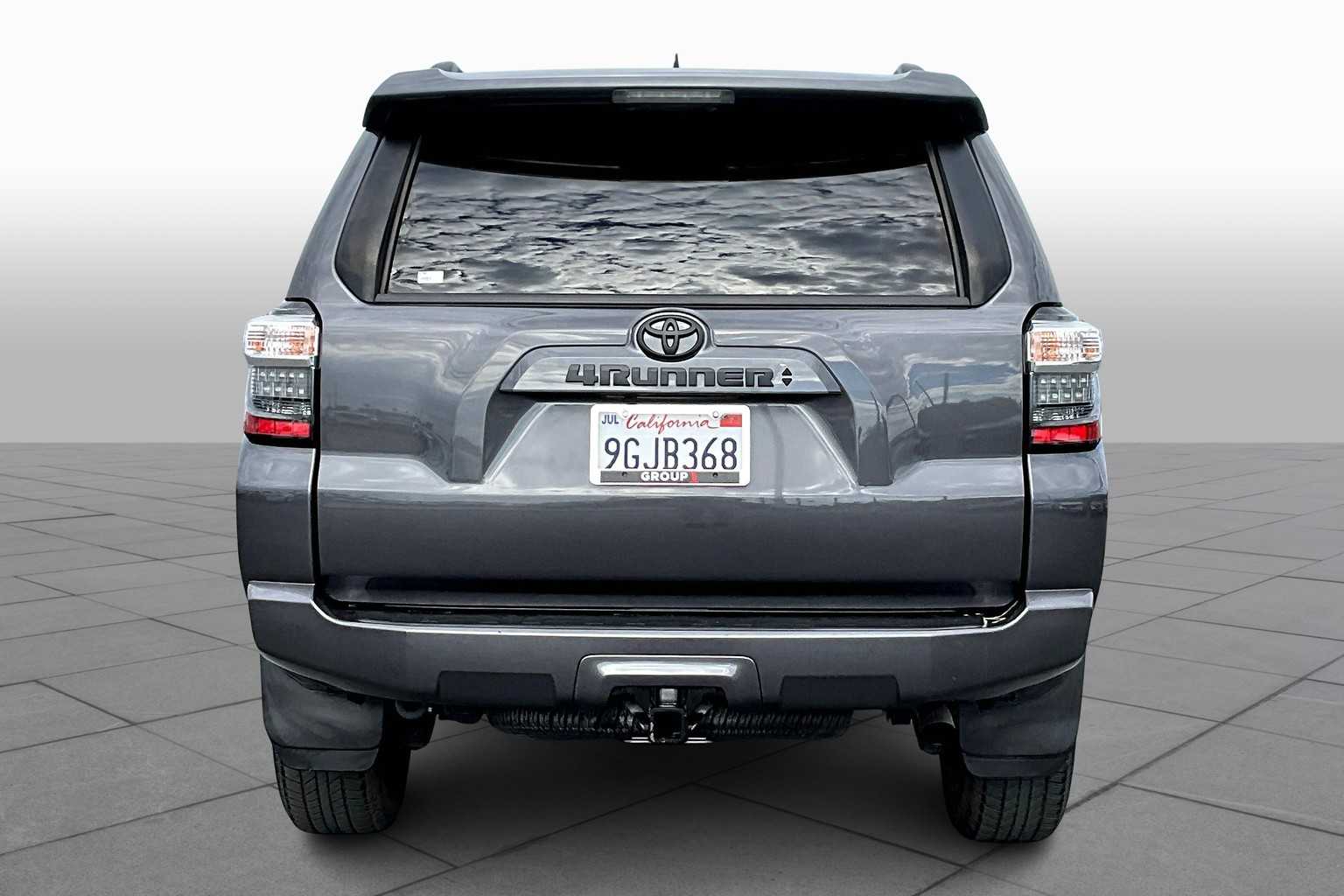 2022 Toyota 4Runner SR5 Premium photo 3