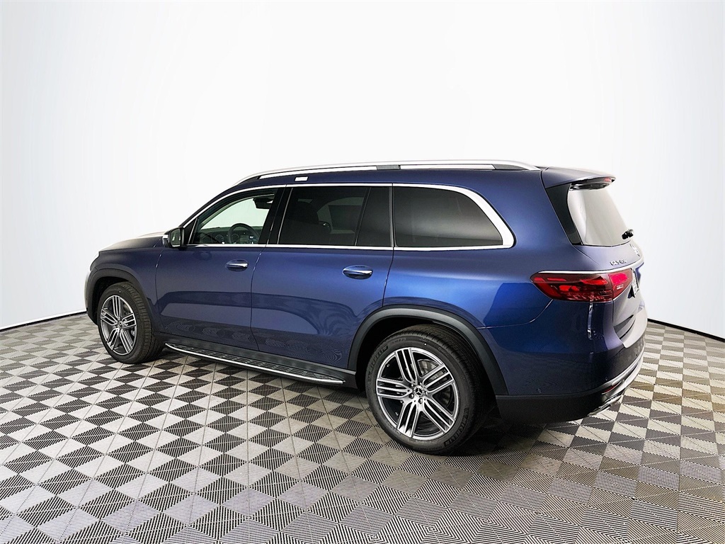 2026 Mercedes Benz GLS 450 4MATIC photo 4