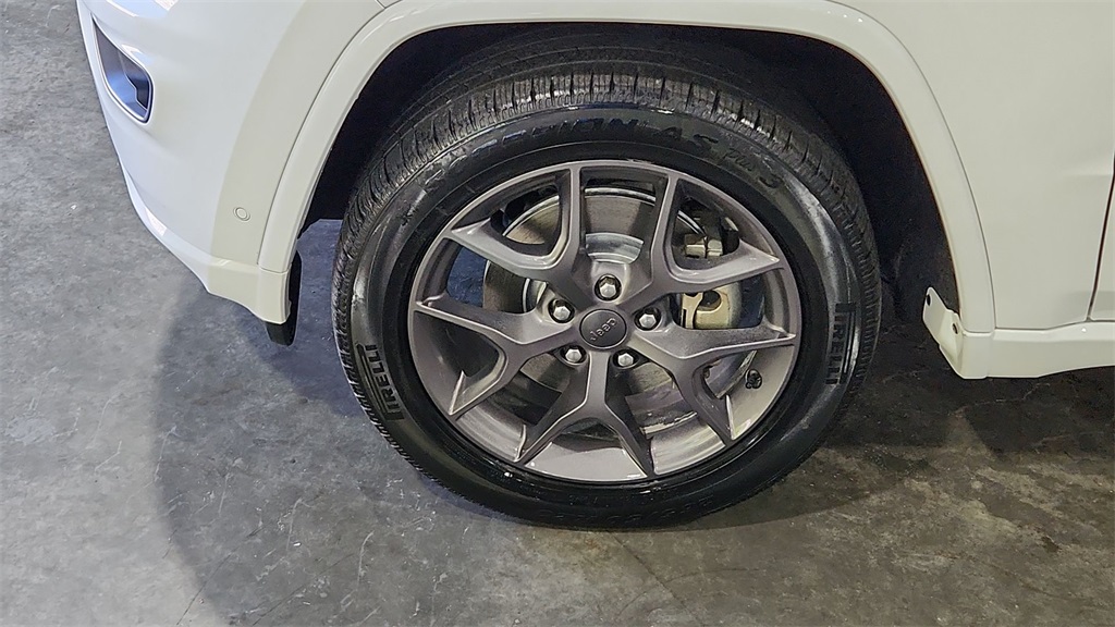2021 Jeep Grand Cherokee Anniversary Edition photo 14