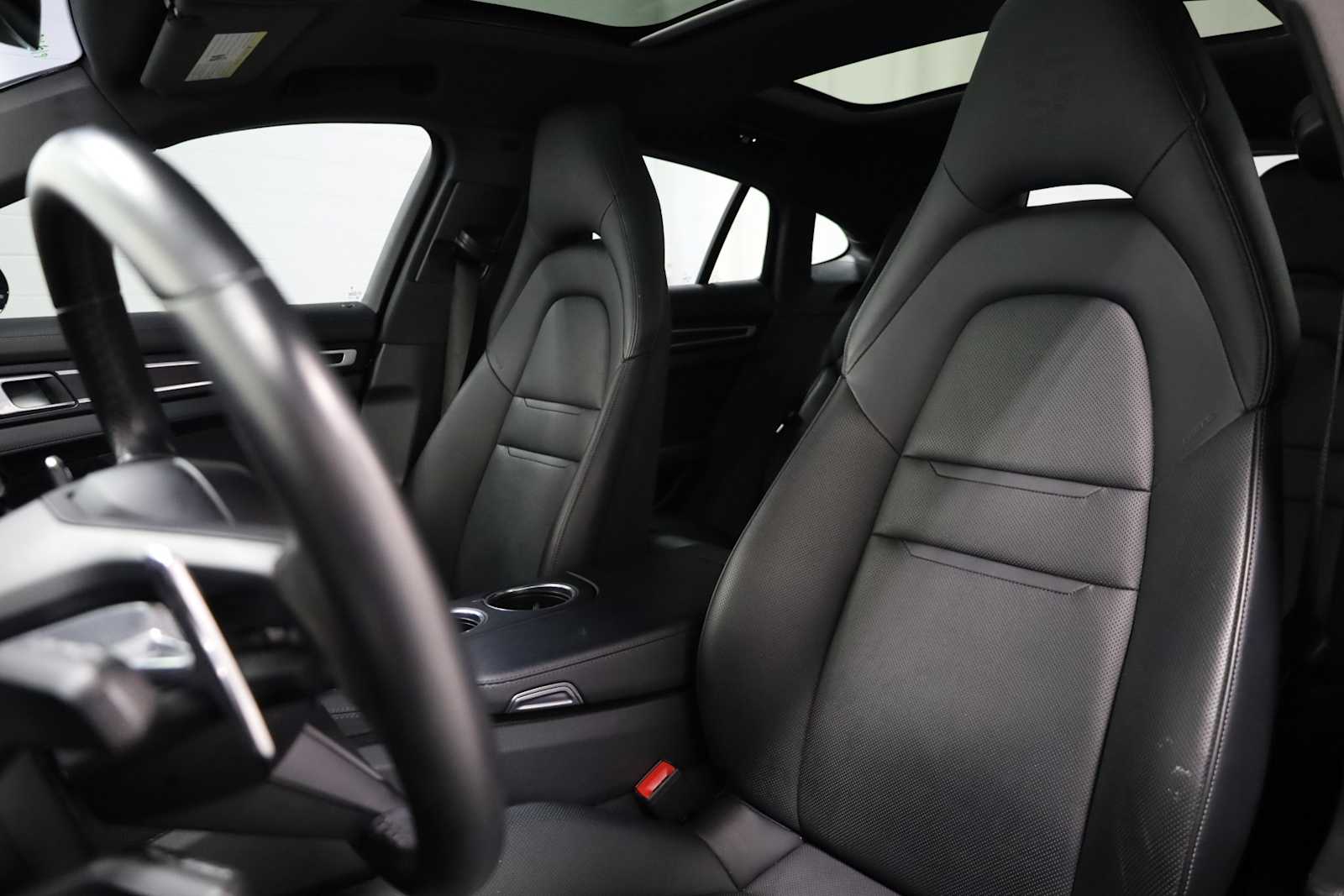 2023 Porsche Panamera 4 photo 4
