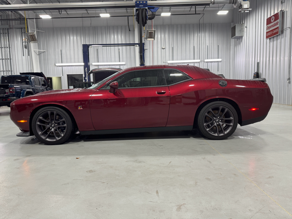 2022 Dodge Challenger R/T Scat Pack photo 2