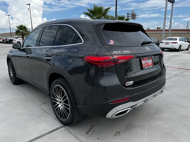 2026 Mercedes Benz GLC 300 photo 4