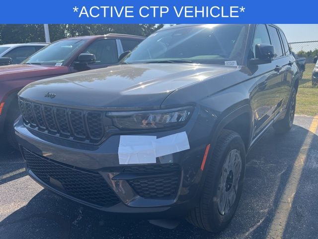 2025 Jeep Grand Cherokee Laredo Altitude X photo 3