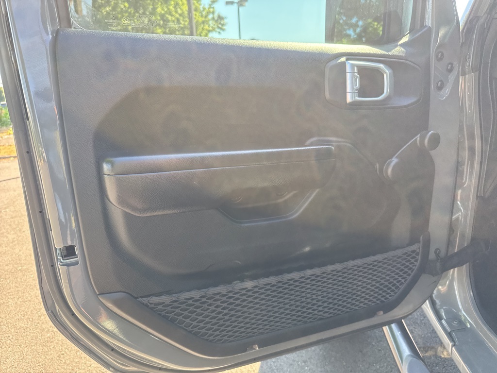 2021 Jeep Gladiator Sport photo 9