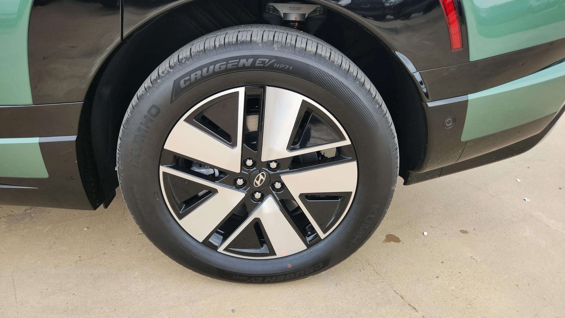2026 Hyundai Ioniq SEL photo 24