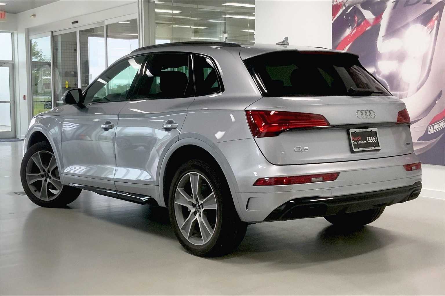 2025 Audi Q5 45 S line Premium photo 4
