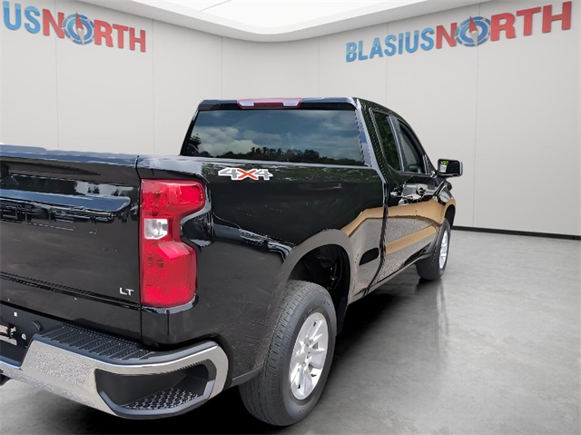 2022 Chevrolet Silverado 1500 LT photo 4