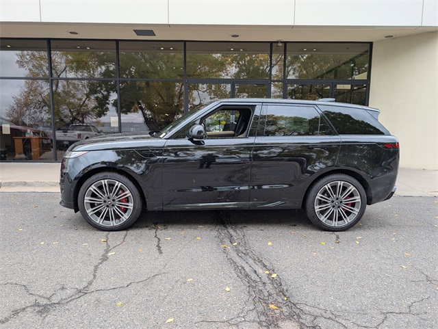 2025 Land Rover Range Rover Sport SE photo 3