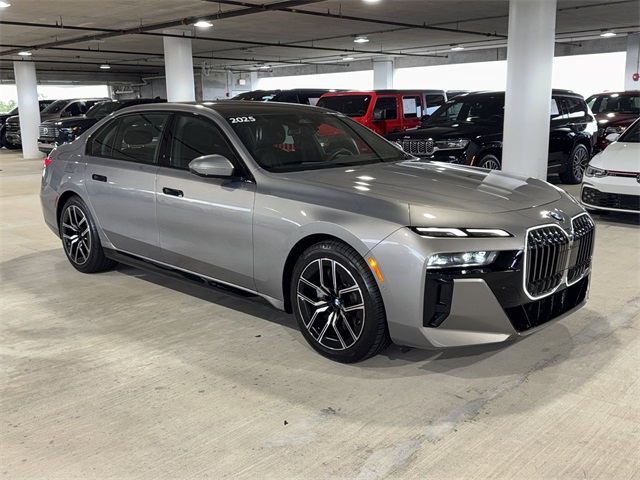 2025 BMW 7 Series 740i's photo