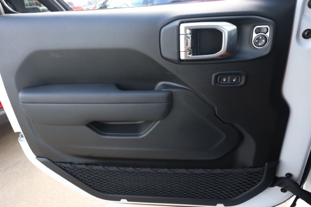 New 2025 Bright White Clear-Coat Exterior Paint Jeep Willys image 21