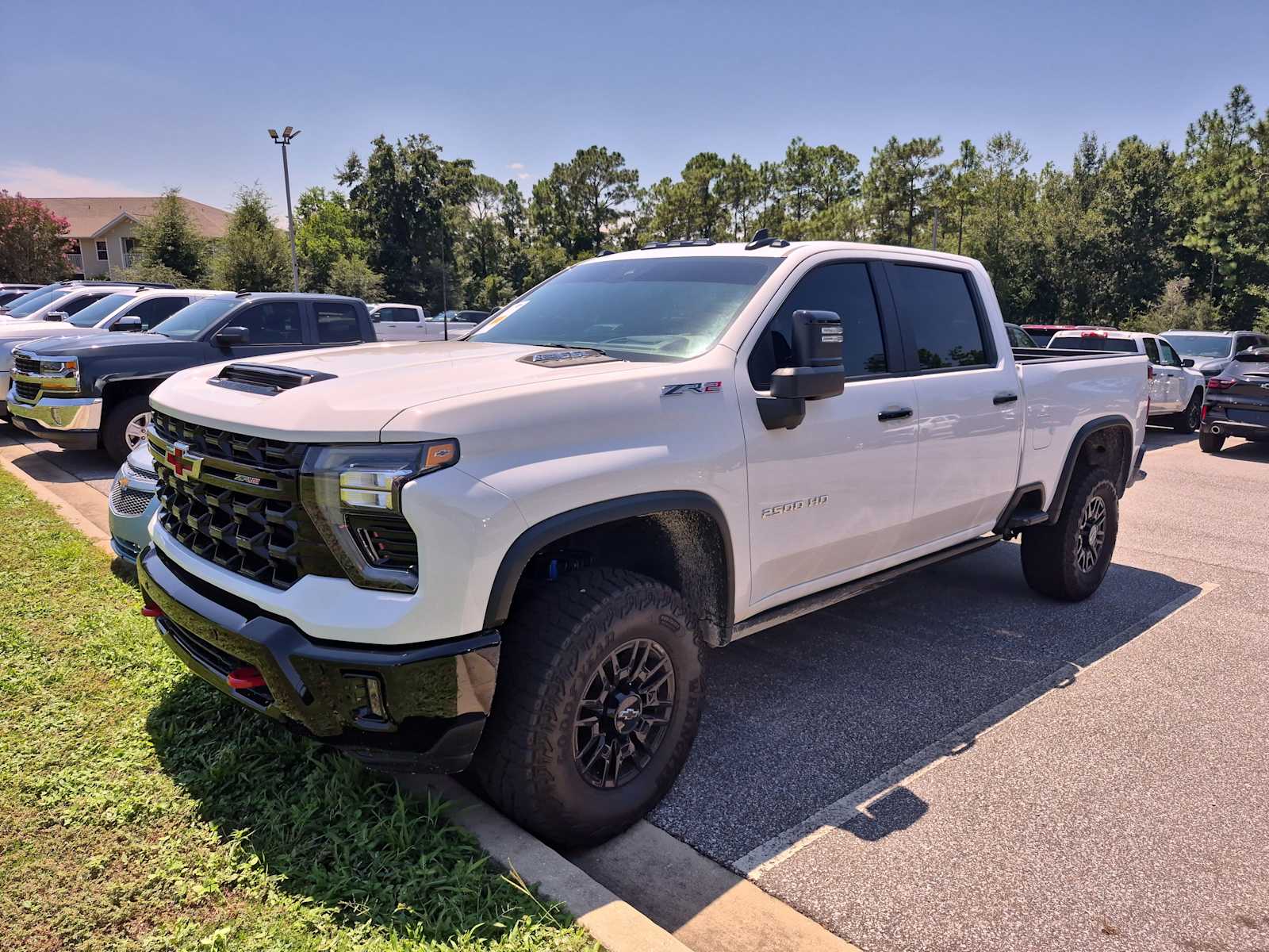 2025 Chevrolet Silverado 2500HD ZR2 photo 4