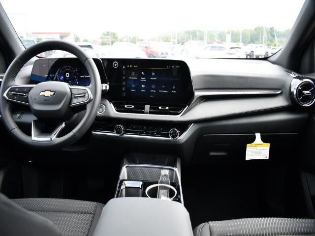 2025 Chevrolet Equinox LT photo 17