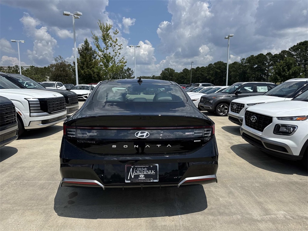 2025 Hyundai Sonata Hybrid Limited photo 4