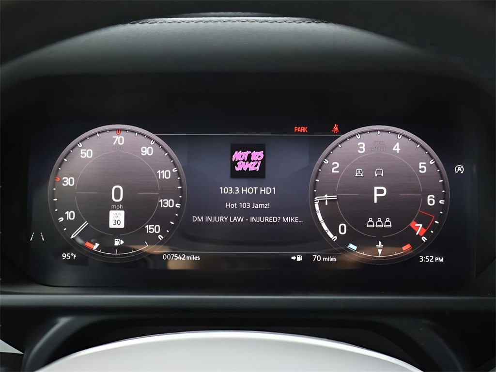 2023 Land Rover Defender 130 SE photo 25