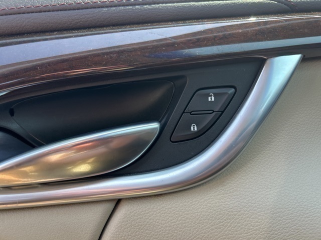 2015 Cadillac XTS Premium photo 16