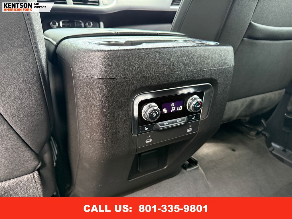 2024 Gmc Yukon SLT photo 33