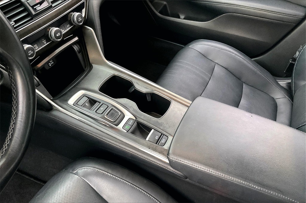 2018 Honda Accord EX-L 2.0T photo 16