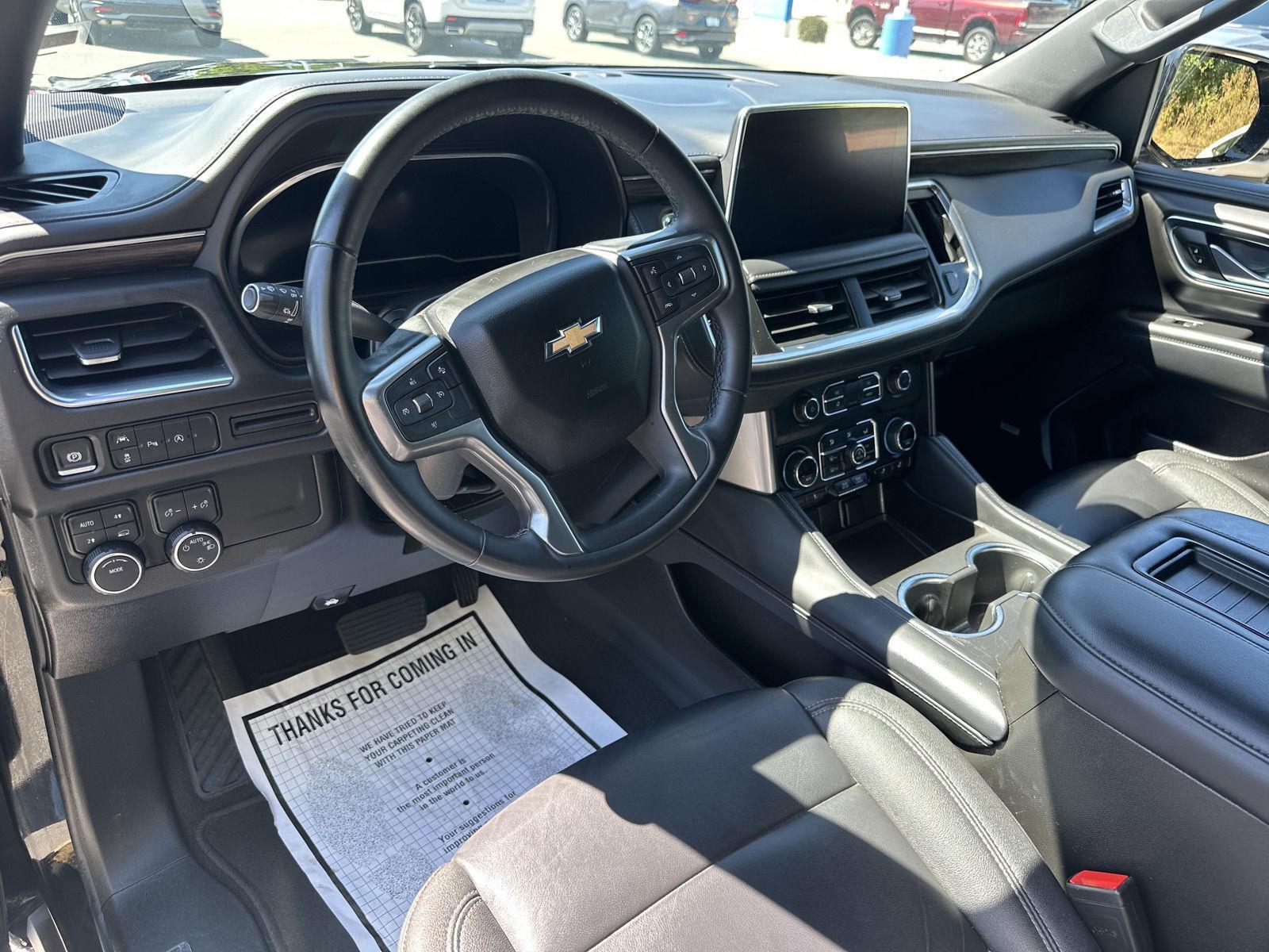 2024 Chevrolet Suburban LT photo 7