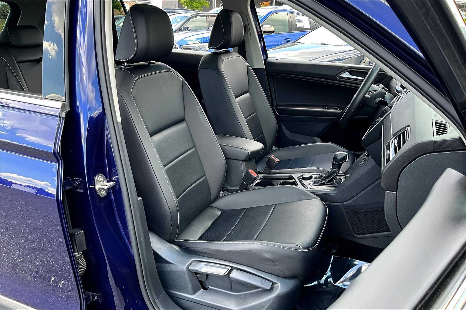 2021 Volkswagen Tiguan SEL photo 7