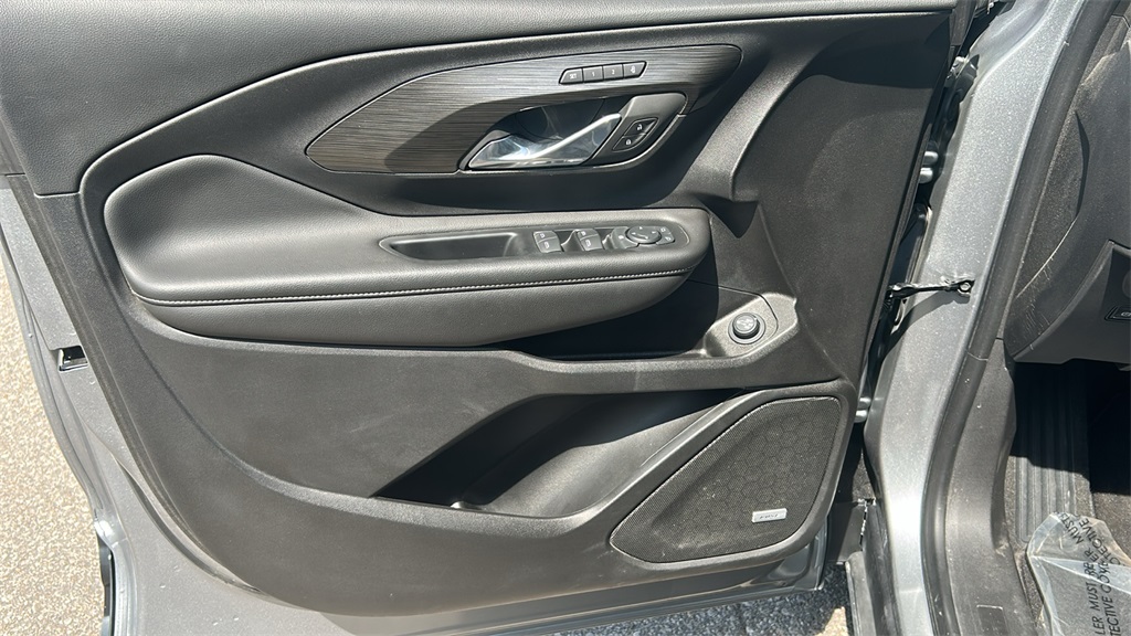 2023 Gmc Terrain SLT photo 12