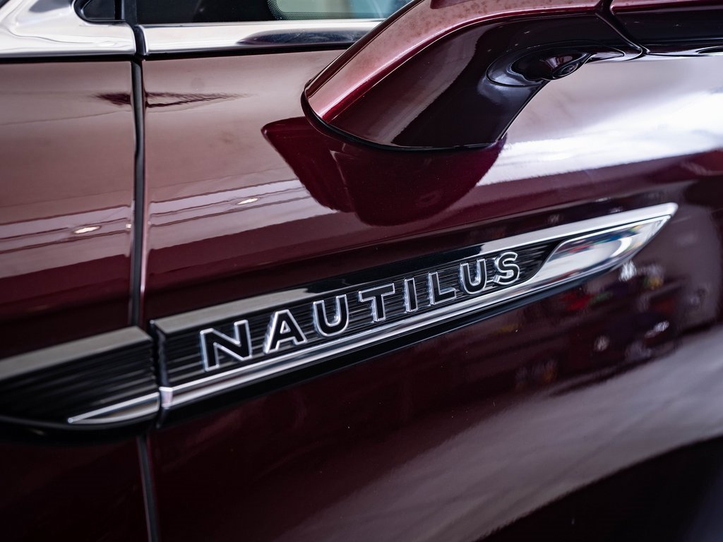 2022 Lincoln Nautilus Black Label photo 16