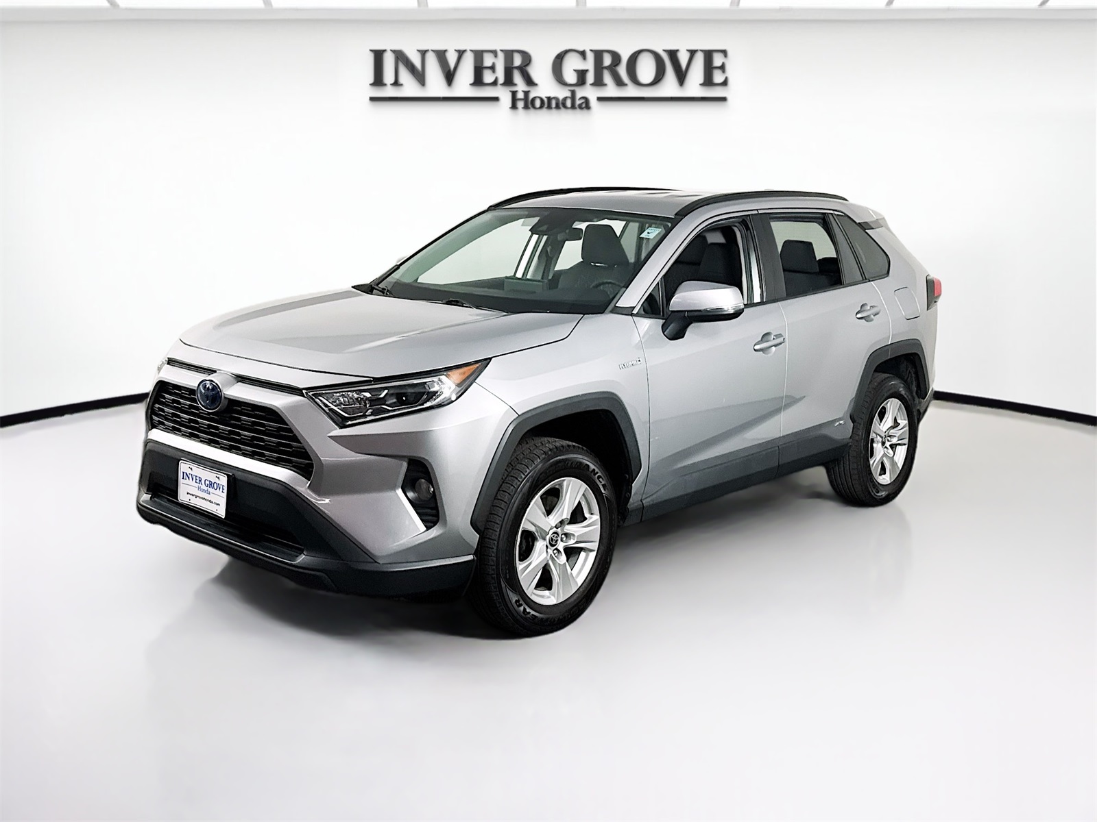 2021 Toyota RAV4 XLE's photo