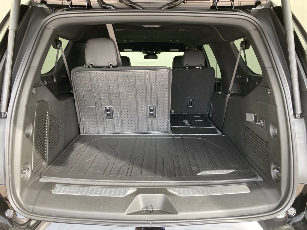 2026 Chevrolet Suburban RST photo 21