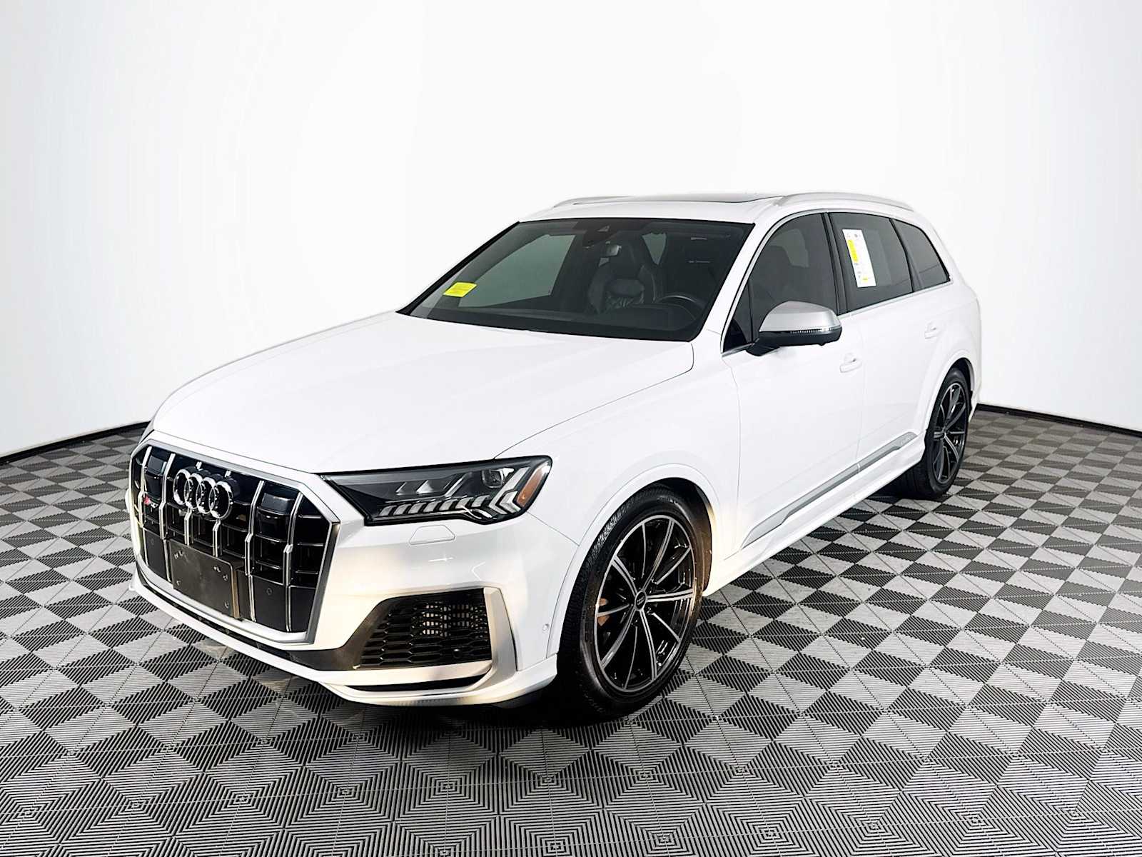 2022 Audi SQ7 Premium Plus's photo