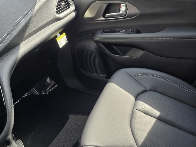 2026 Chrysler Pacifica photo 26