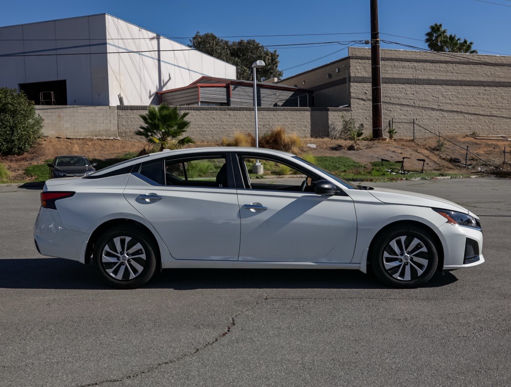 2025 Nissan Altima 2.5 S photo 2