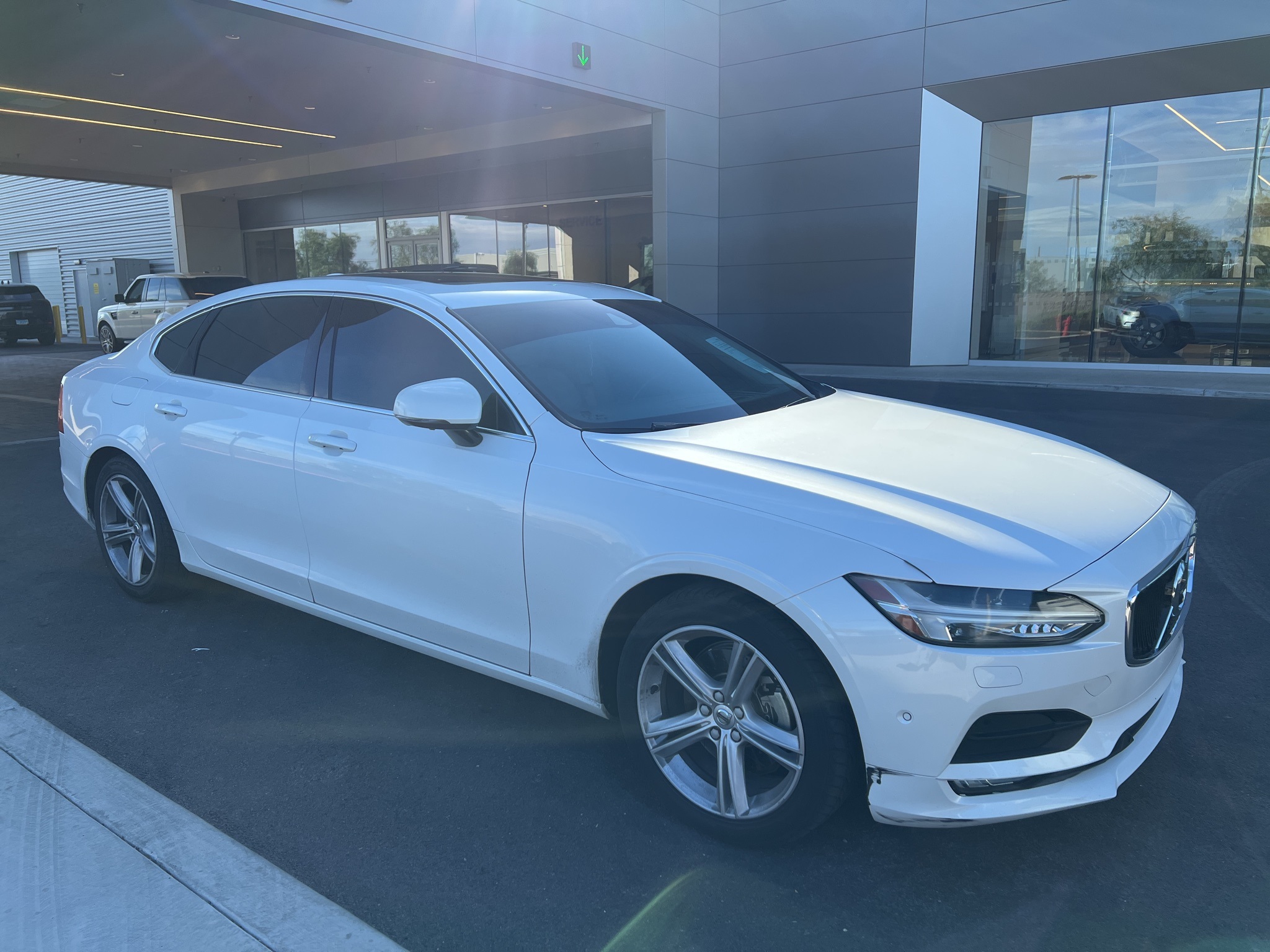 2018 Volvo S90 T5 Momentum photo 5