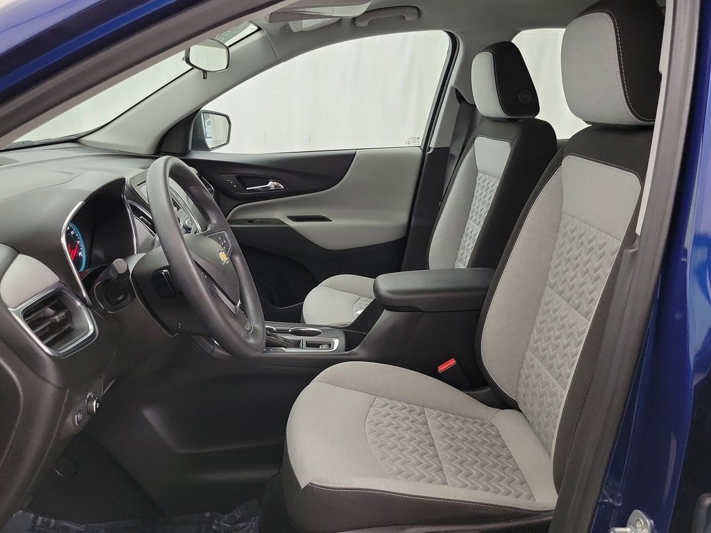 2023 Chevrolet Equinox LS photo 3