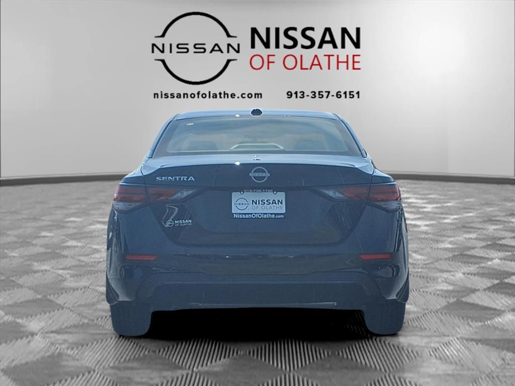 2025 Nissan Sentra SV photo 18