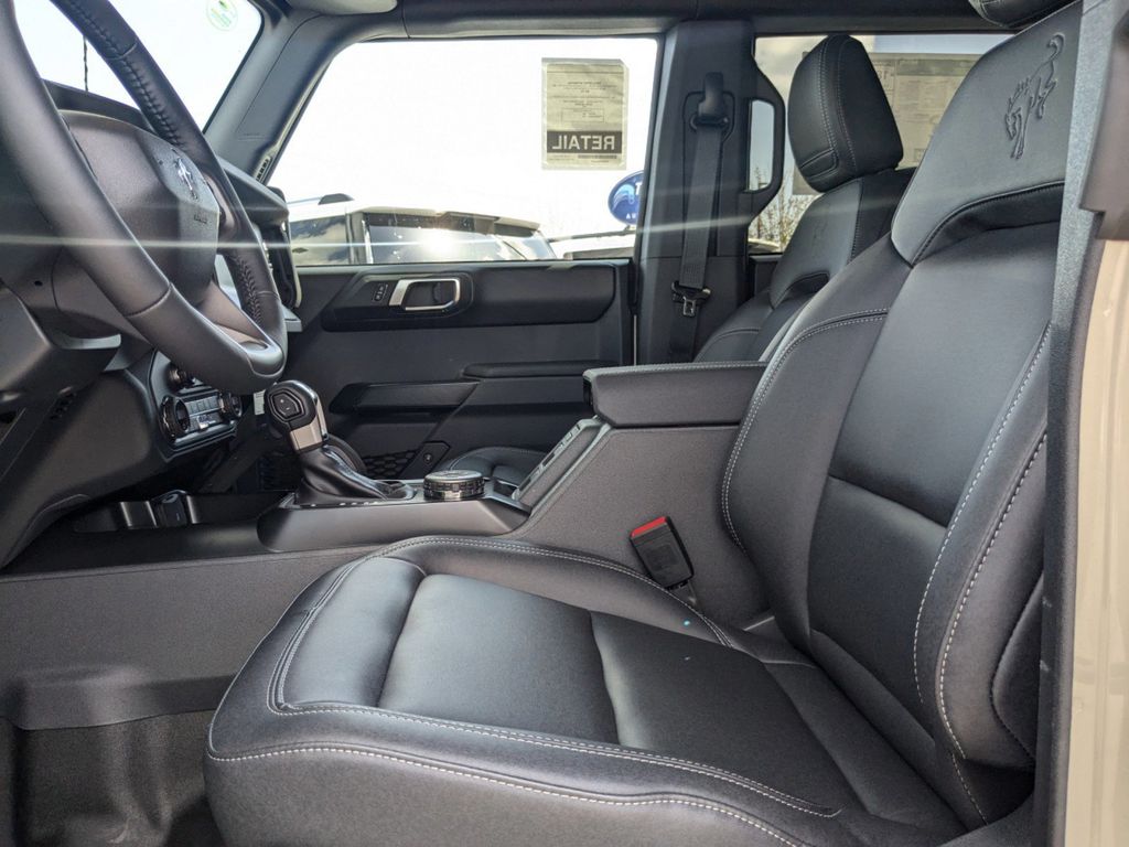 2025 Ford Bronco Badlands photo 11