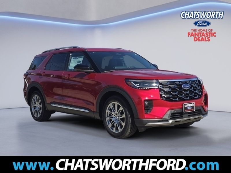 2026 Ford Explorer Platinum's photo